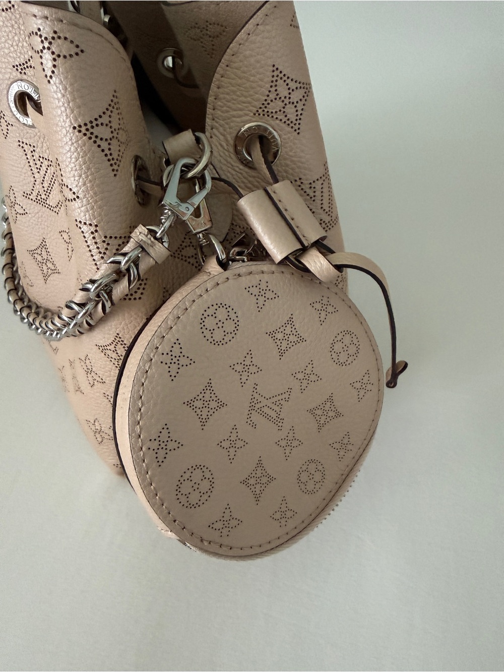 Genuine Louis Vuitton “Bella” Leather Handbag - Picture 12 of 13